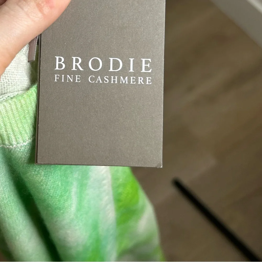 NWT Brodie Cashmere 100% Cashmere Green Tie Dye Multicolor Pullover Sweater